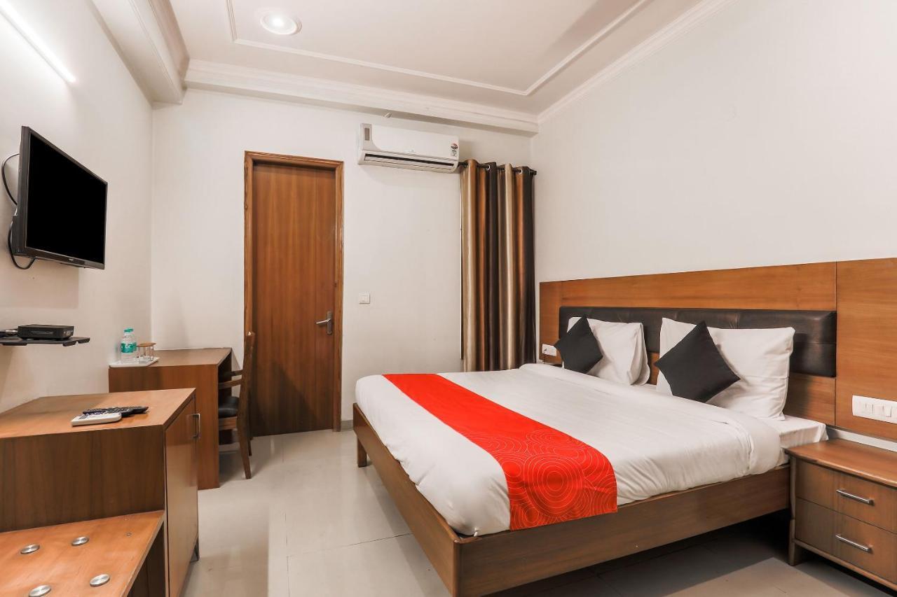 Collection O 426 Red Carpet Hotels Noida Luaran gambar